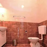 Lovely In With Swimming Pool Lejlighed *