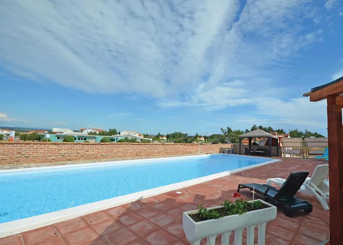 Lejlighed Lovely In With Swimming Pool Nin