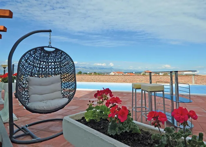 Lejlighed Lovely In With Swimming Pool Nin