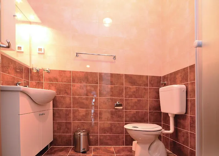 Lovely In With Swimming Pool Lejlighed *