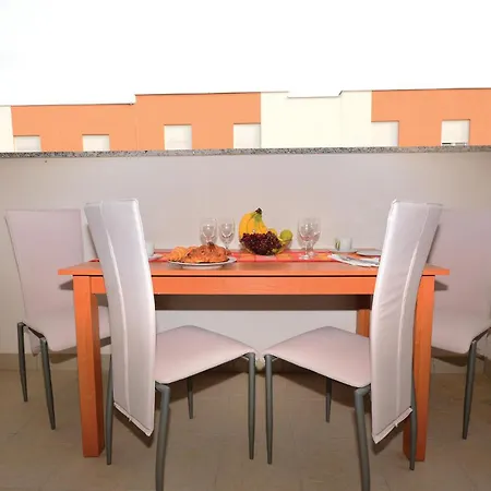2 Bedroom Beautiful In Nin