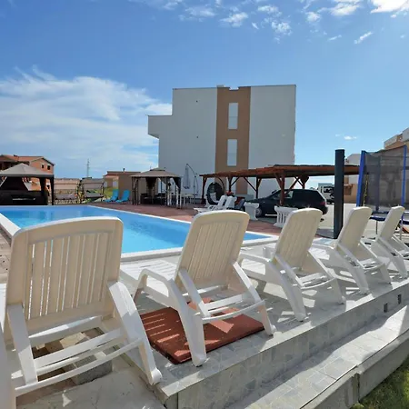 Lovely In With Swimming Pool Daire Nin