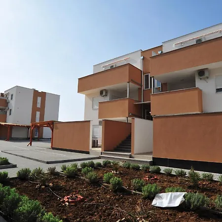 Apartment 2 Bedroom Beautiful In