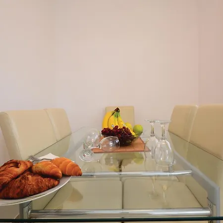 2 Bedroom Beautiful In Apartment Nin