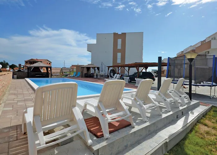 Lovely In With Swimming Pool Daire Nin