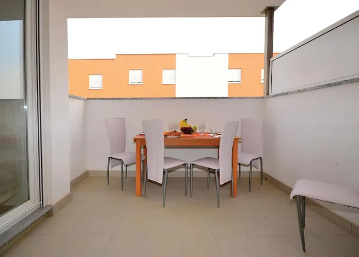 Lovely In With Swimming Pool * Nin