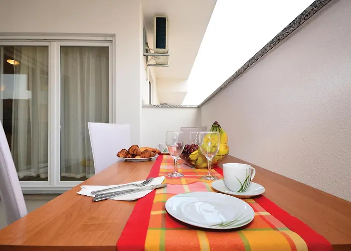 Daire Lovely In With Swimming Pool *